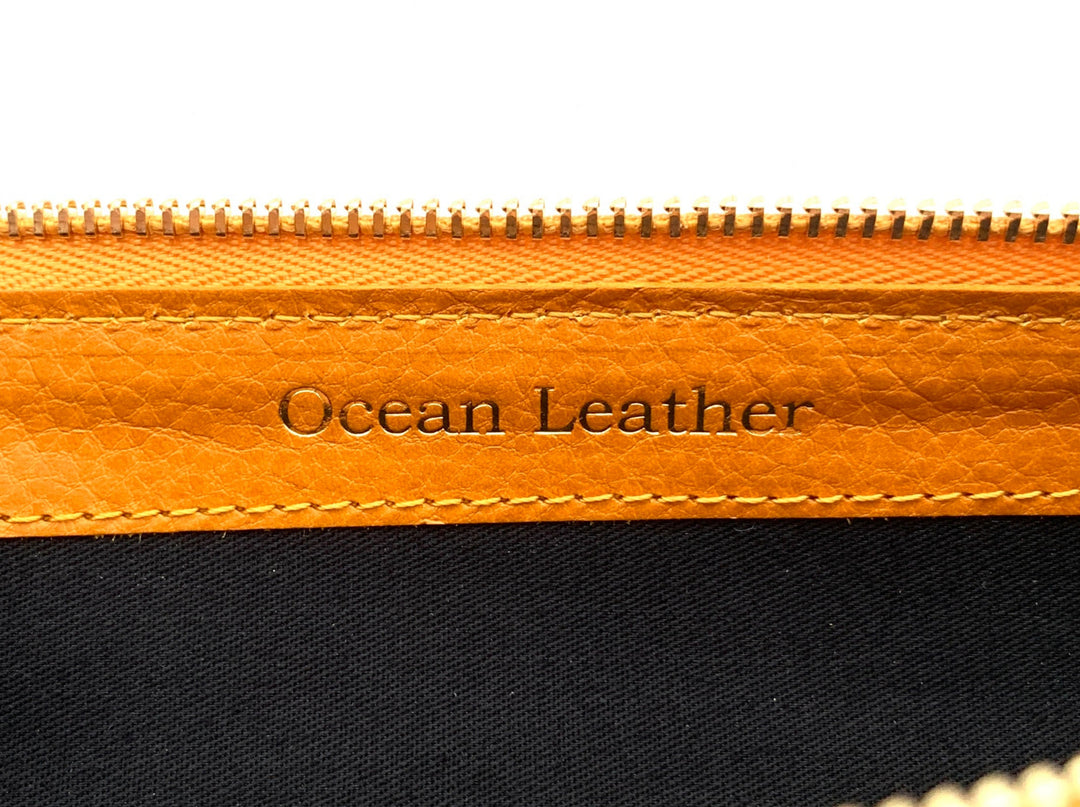 ペンケース内側の「Ocean Leather」箔押し刻印