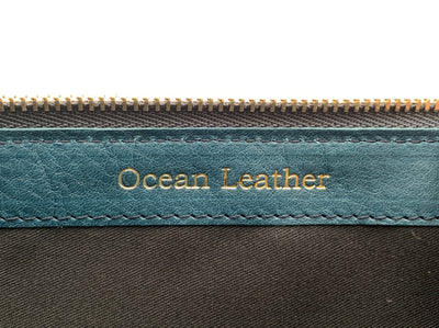 ペンケース内にある「Ocean Leather」の箔押し刻印