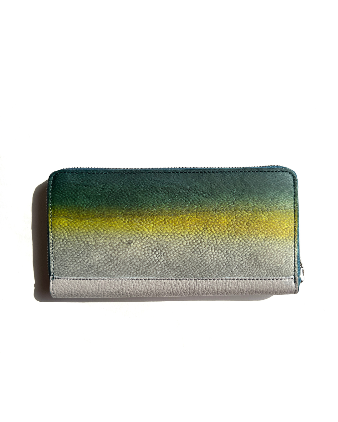 Round zipper long wallet [Japanese amberjack]｜Authentic Color