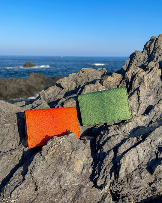 鮭の名刺入れ L｜Ocean Leather（オーシャンレザー）