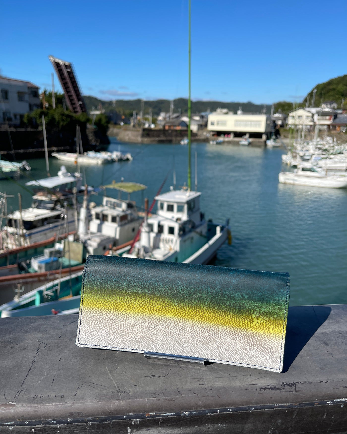 折り長財布【ブリ】｜リアルカラー