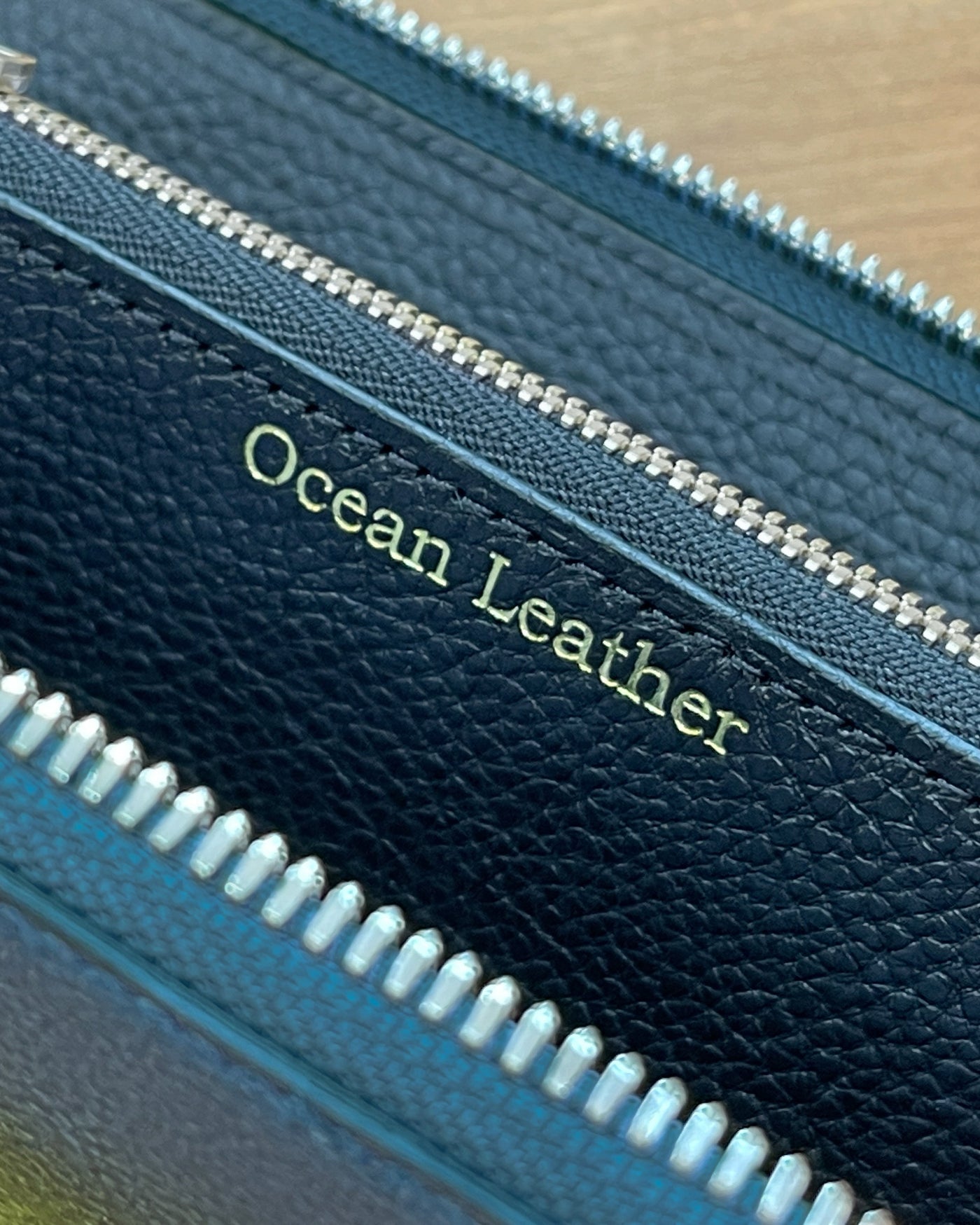 ラウンドファスナー長財布【ブリ】｜リアルカラー