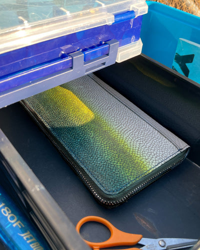 ラウンドファスナー長財布【ブリ】｜リアルカラー