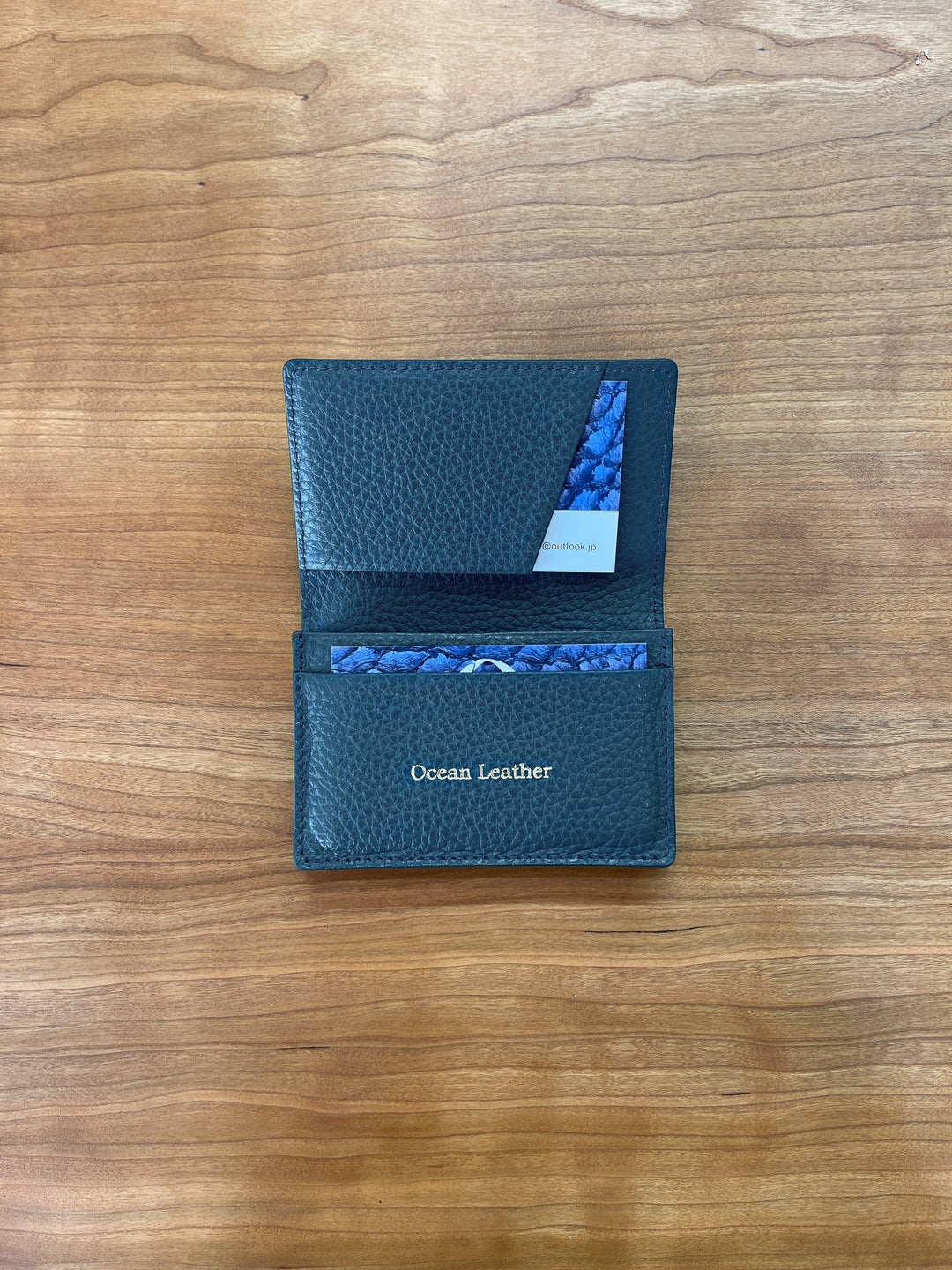 リアルカラー名刺入れ【ブリ】L ｜Ocean Leather（オーシャンレザー）