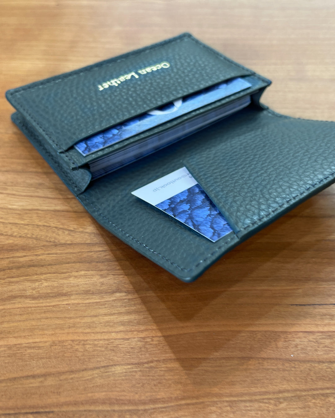 リアルカラー名刺入れ【ブリ】L ｜Ocean Leather（オーシャンレザー）