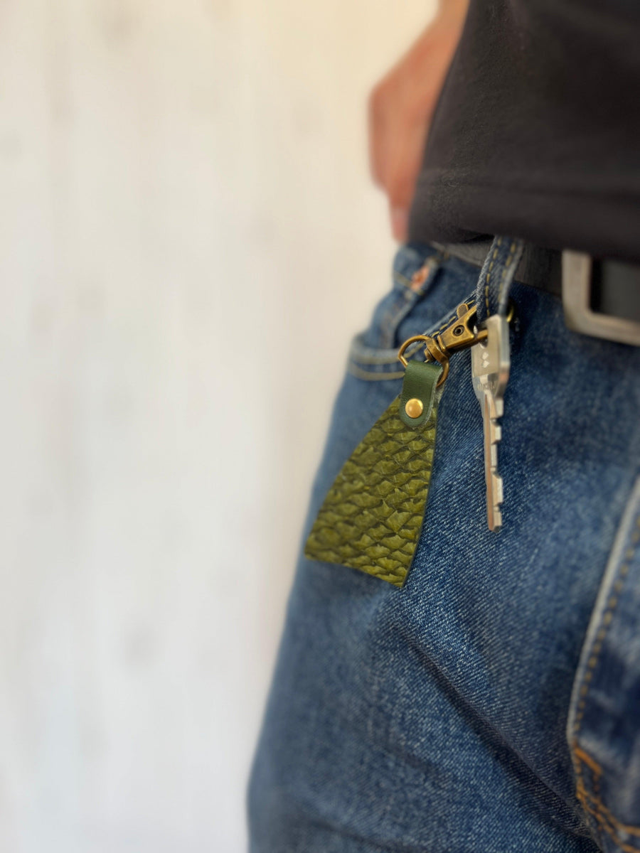 フィレ型キーホルダー【ブリ】 - Ocean Leather