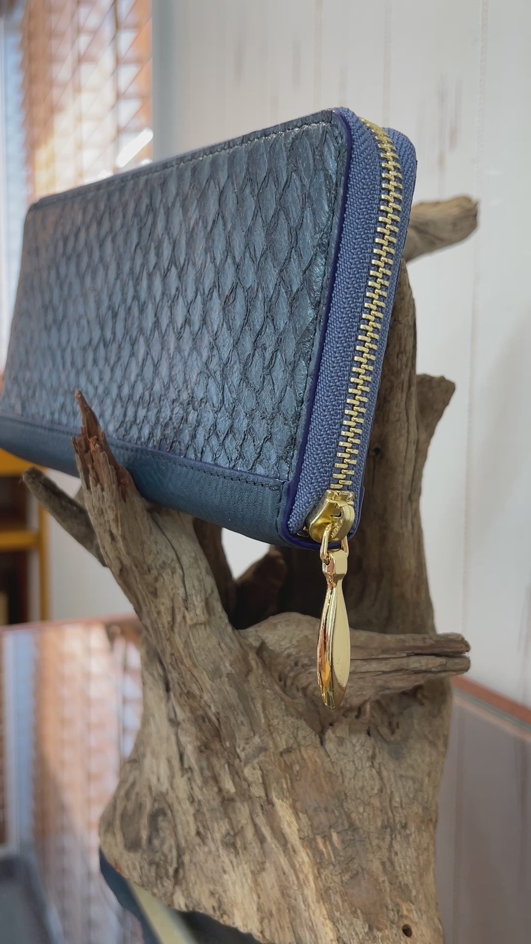 [Outlet] Round Zipper Long Wallet - Sea Bream - Ocean Blue